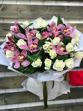 Букет цветов из: Розы и Хризантемы в Долгодеревенское