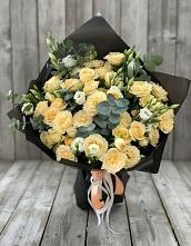 Букет цветов из:  Розы и Лизиантусы в Долгодеревенское