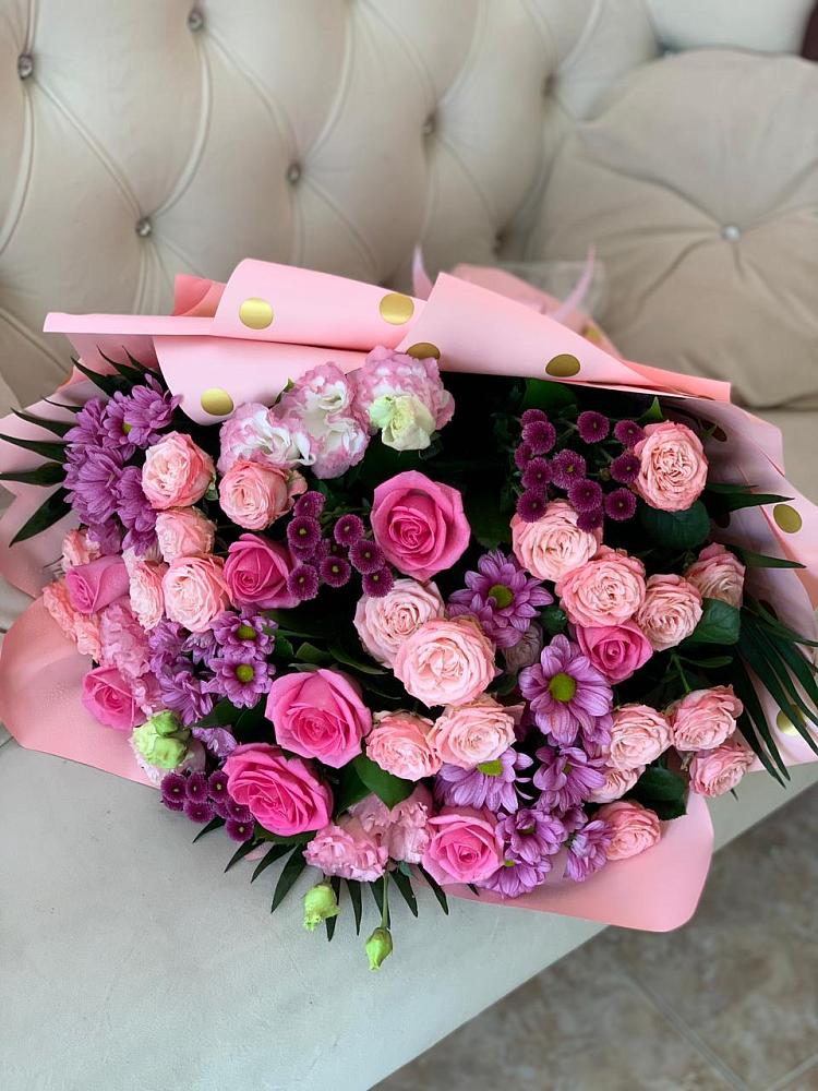 Букет цветов из: Хризантемы, Розы и Лизиантусы в Долгодеревенское