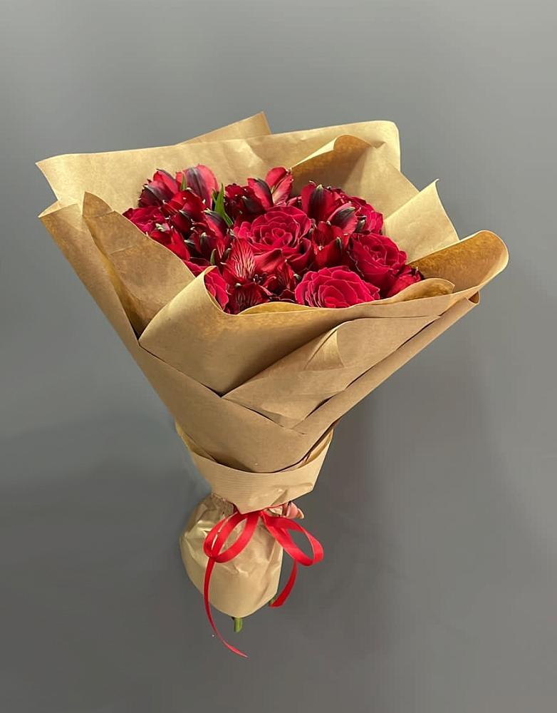 Букет цветов из: Альстромерии и Розы в Долгодеревенское