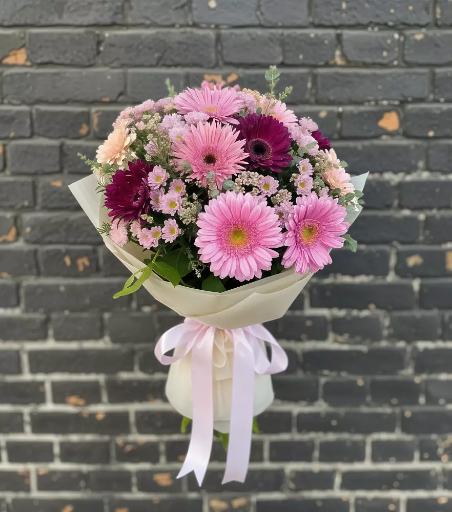 Букет цветов из: Герберы и Хризантемы в Долгодеревенское