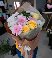 Букет цветов из:  Герберы, Розы и Хризантемы в Долгодеревенское