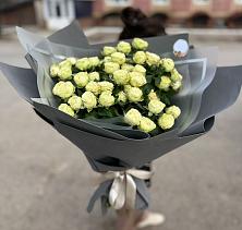 Букет Белые кустовые розы Солинеро в Долгодеревенское