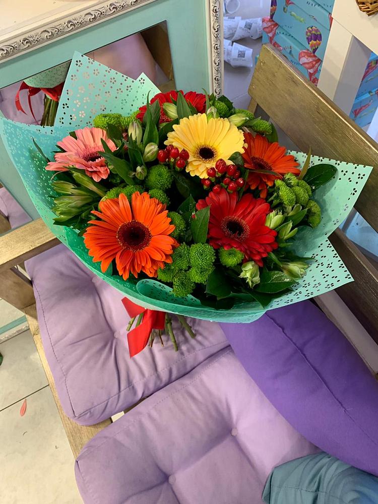 Букет цветов из: Герберы, Хризантемы и Альстромерии в Долгодеревенское