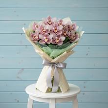 Букет цветов из:  Орхидеи и Розы #REPLACE_PRED# Долгодеревенское