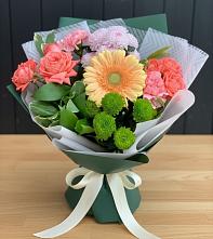 Букет цветов из:  Гвоздики, Розы, Герберы и Хризантемы в Долгодеревенское