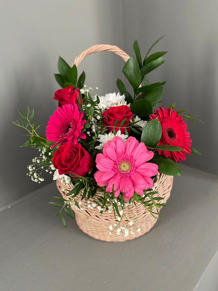 Цветочная композиция из Розы, Хризантемы и Герберы в корзине в Долгодеревенское