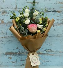 Букет цветов из:  Розы и Лизиантусы в Долгодеревенское